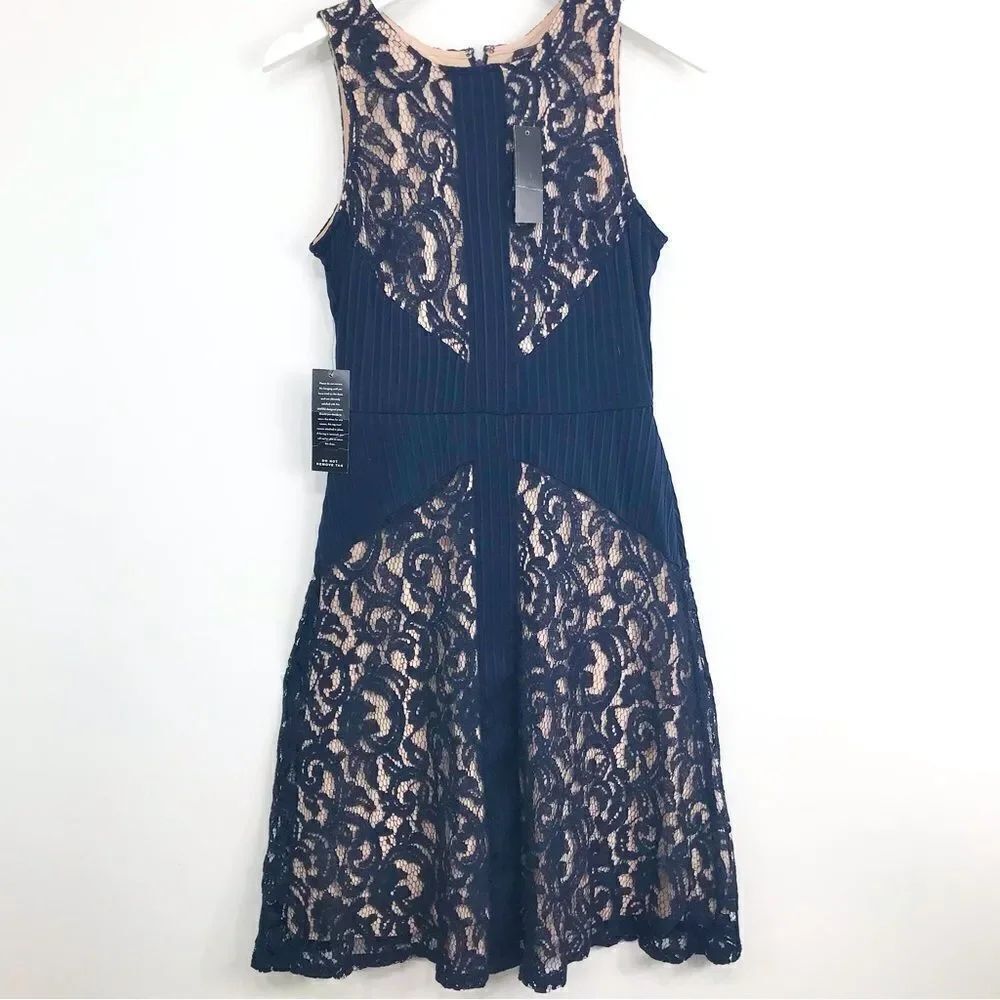 The Limited Navy Blue Lace Panel Rib Stretch Cream Lined Sleeveless Dress NEW